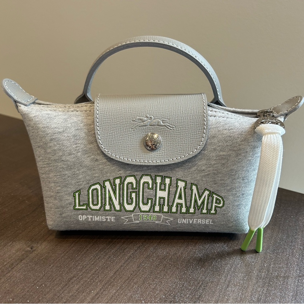 NWOT Longchamp Le Pilage pouch